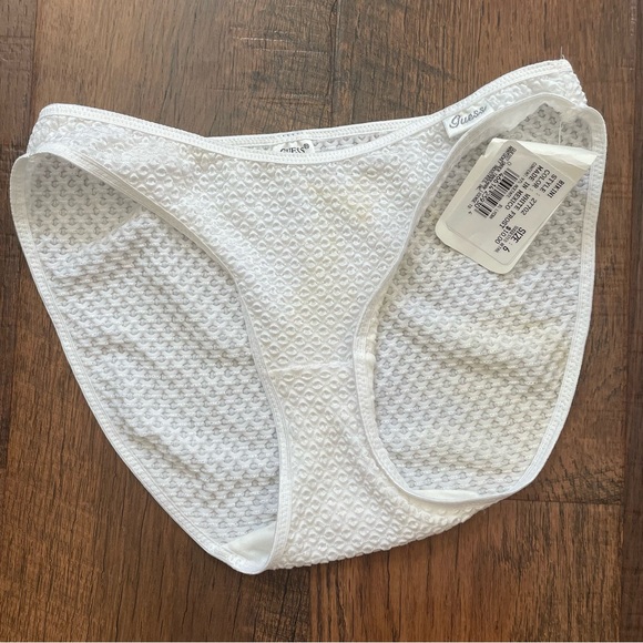 GUESS panties, size 6, NWT - Picture 9 of 12